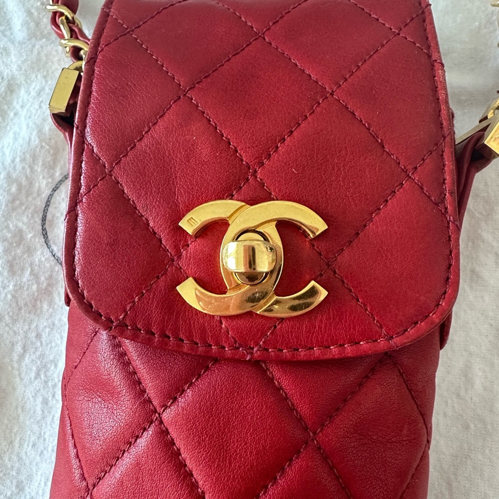 CHANEL Scarlet Quilted Wristlet - Picture 8 of 16